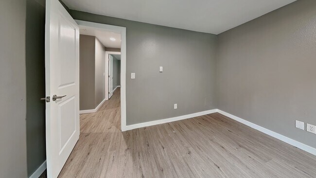 Foto del edificio - 1105 S Woodlawn St