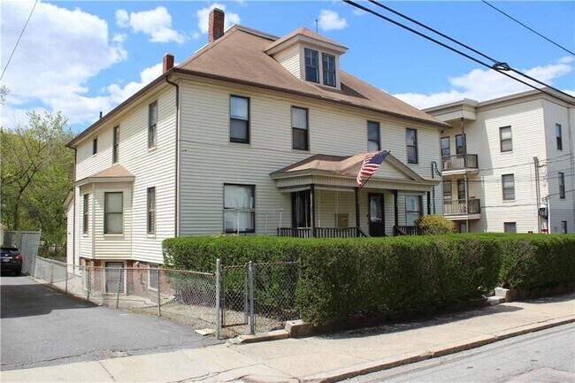Building Photo - 318 3rd Ave