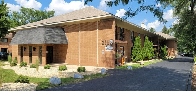 Building Photo - 318 W Naperville Rd