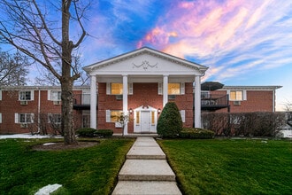 Building Photo - 101 N Lincoln Ln