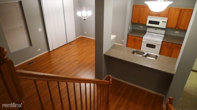 Building Photo - 1306 W Black Wolf Rd
