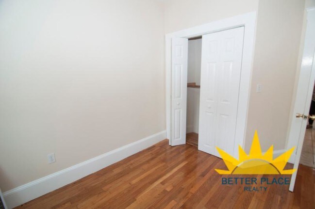 Building Photo - 106 Bright St