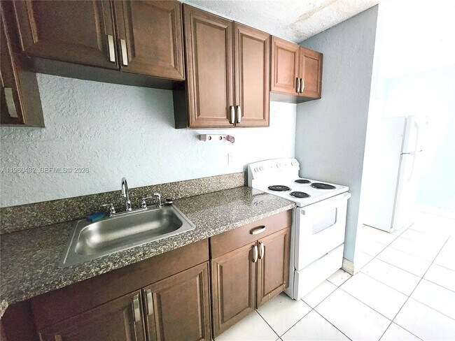 Foto del edificio - 2141 NW 91st St