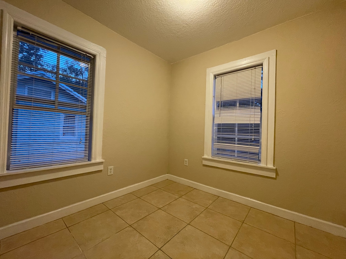 1232 E Livingston St Unit 2nd floor, Orlando, FL 32803 Apartments in