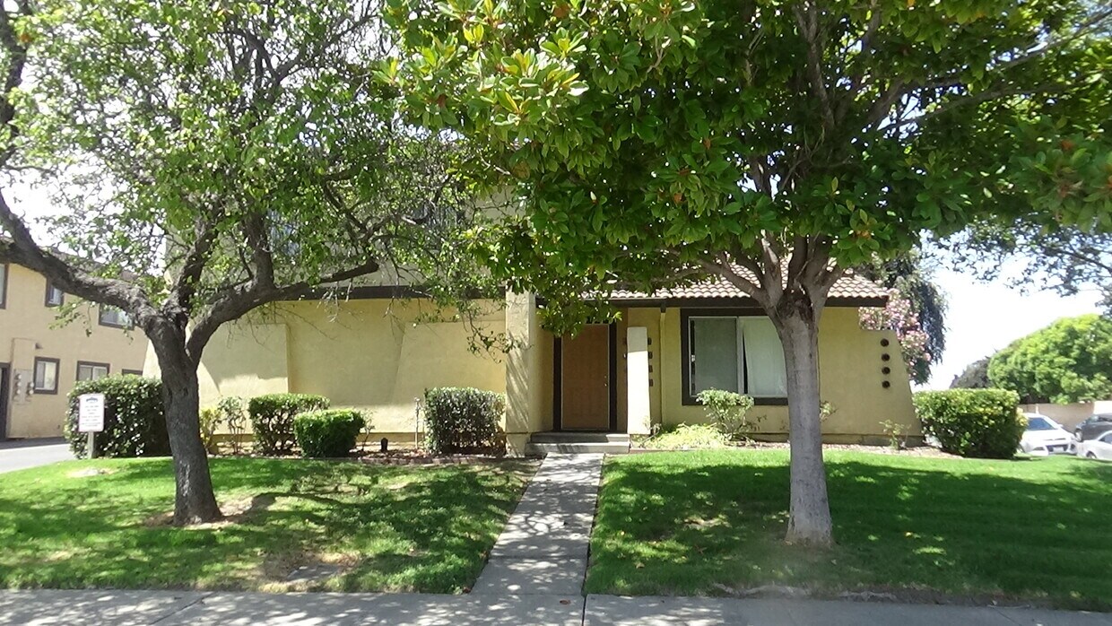 Front Yard - 1117 Seabreeze Way