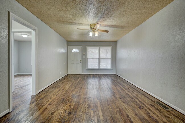 Foto del edificio - 547 SW 49th St