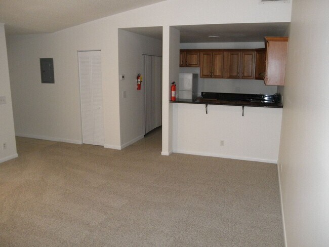 Foto del edificio - 4964 Cherry Rd