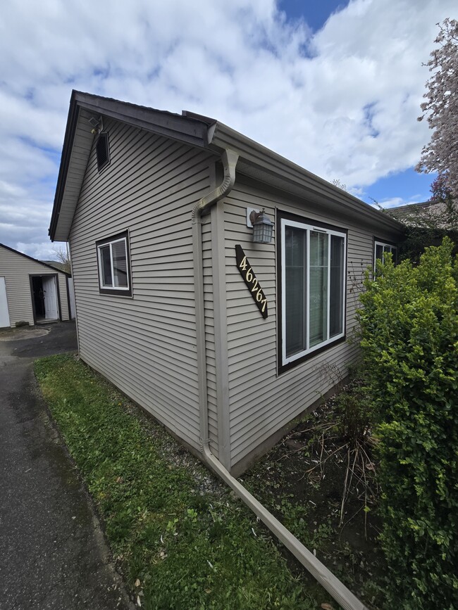 Building Photo - 46267 Gore Ave