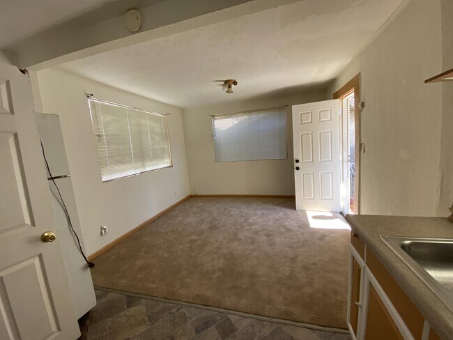 Building Photo - 1709 Sutter St