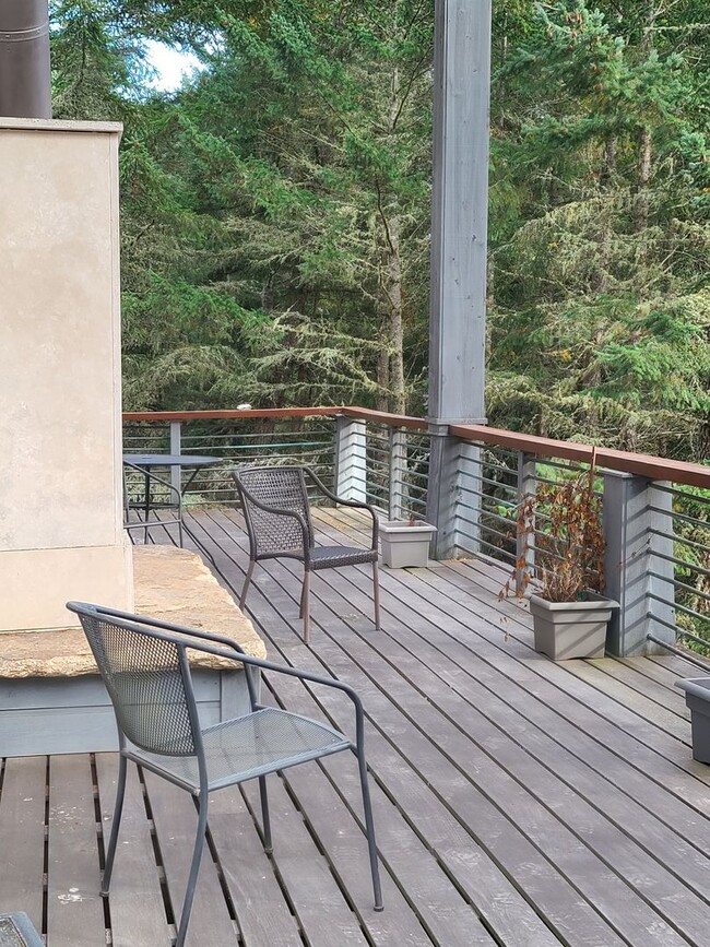 Foto del edificio - Lovely Rental Home on Cady Mountain
