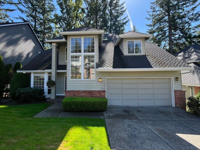 Building Photo - Lovely 4 Bedroom 2.5 Bathroom - Lake Osweg...