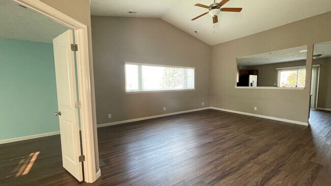 Building Photo - WEST LAFAYETTE...3 Bedroom w/office