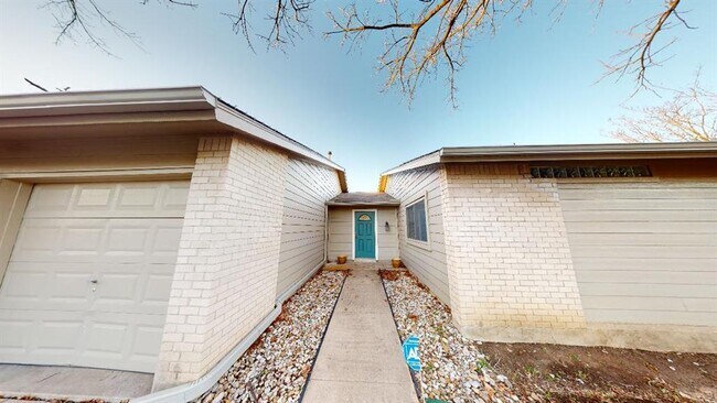 Foto del edificio - 10214 Missel Thrush Dr