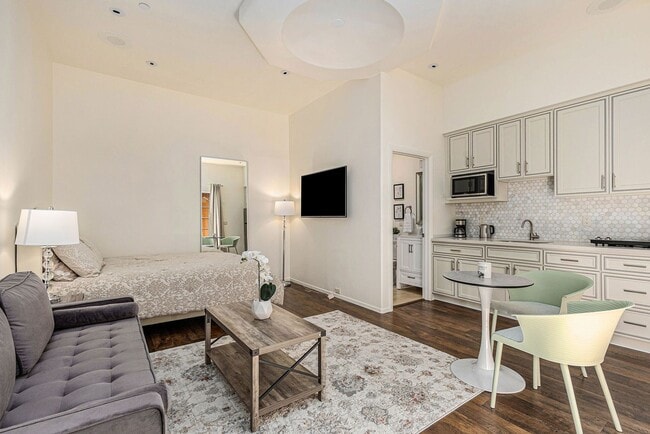 Photo - 1041 Grand View Dr Apartment