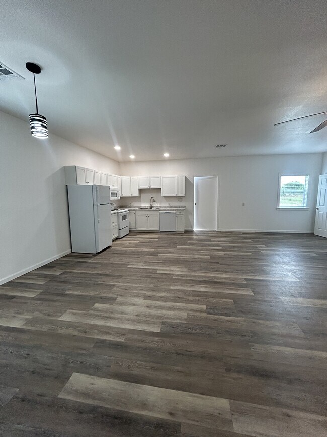 Building Photo - 2529 Cardinal Rd