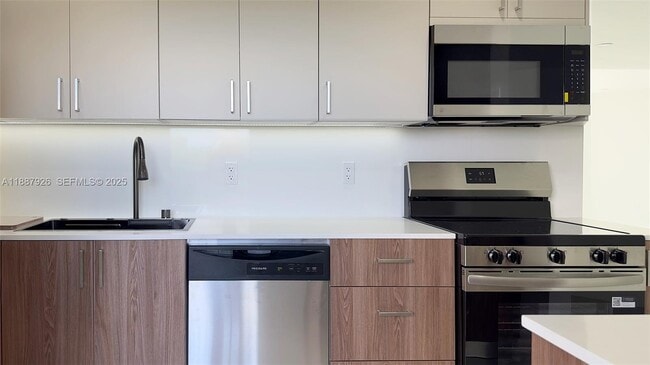 Foto del edificio - 3301 N Country Club Dr