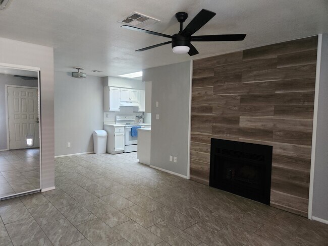 Foto del edificio - 4820 N 89th Ave