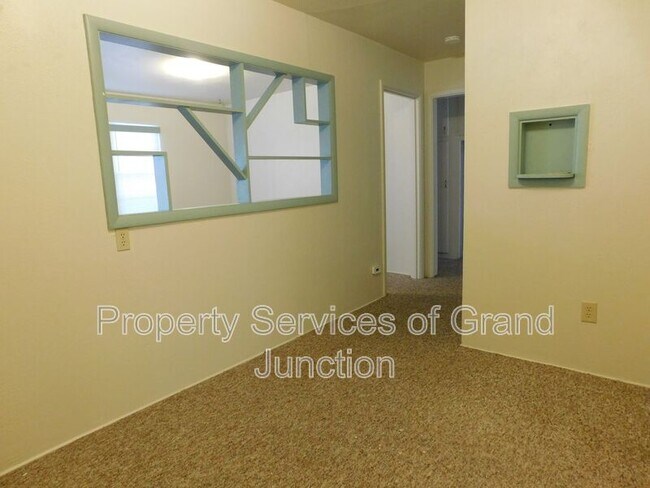 Building Photo - 1047 Bookcliff Ave