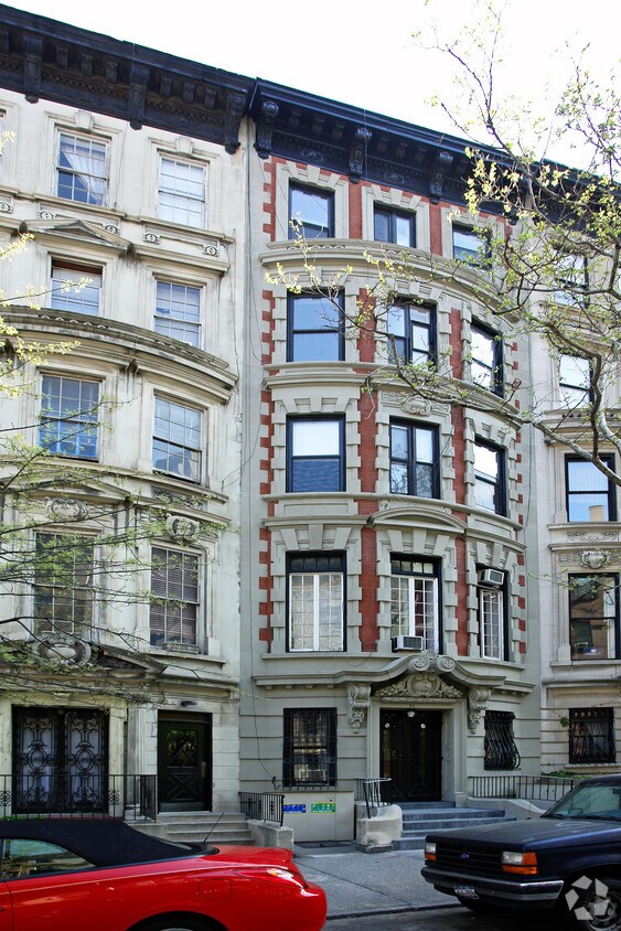 Building Photo - 31 W 85th St