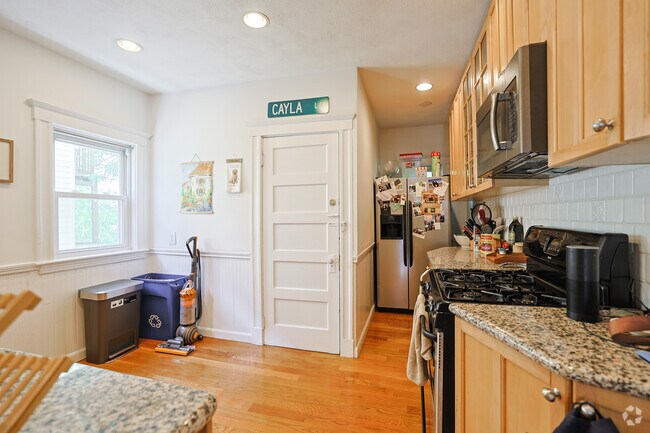 2 habitaciones, 1 baño - 1034 pies cuadrados - Cocina - 292 Boston Ave