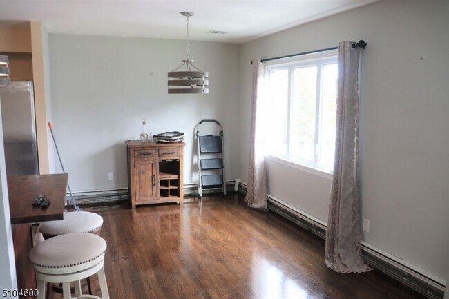Foto del edificio - 319 Wills Ave