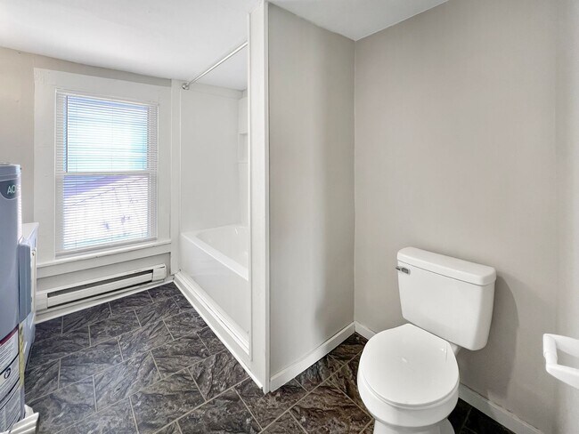 Foto del edificio - 200 Danis St