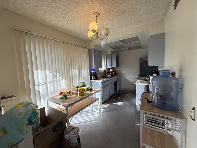 Foto del edificio - 3173 Neal Ave