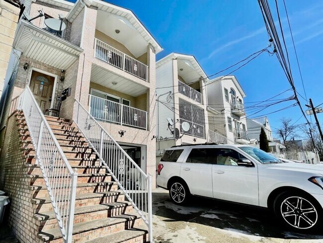 Foto del edificio - 218 Kearney Ave