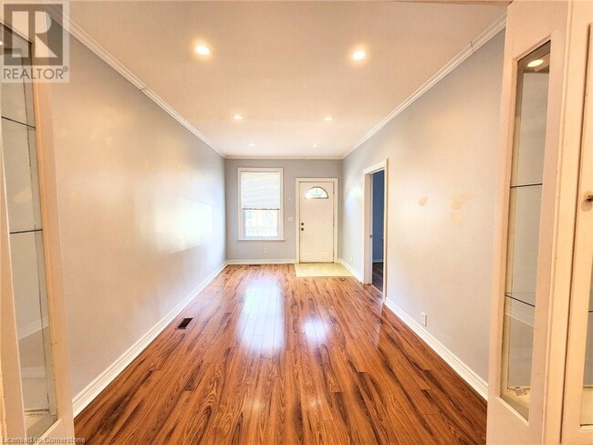 Building Photo - 30 E 23rd St
