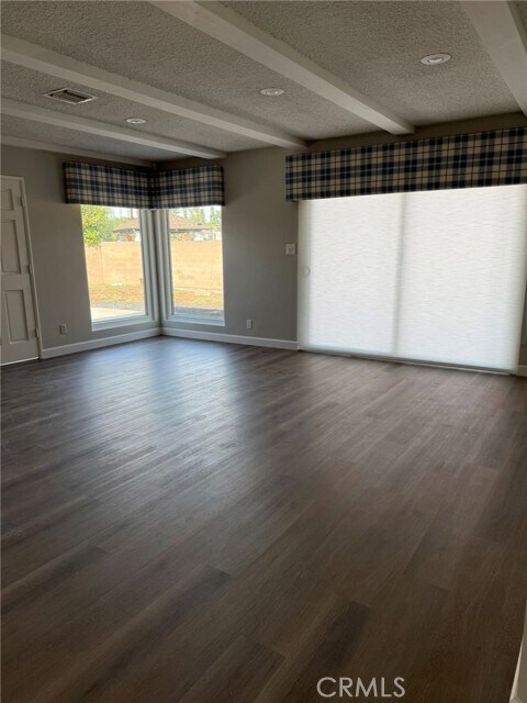 Foto del edificio - 15815 Parkland Dr