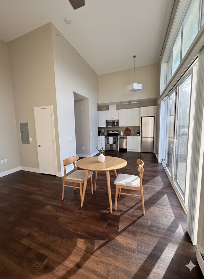 Building Photo - 44565-44565 Vandell Dr