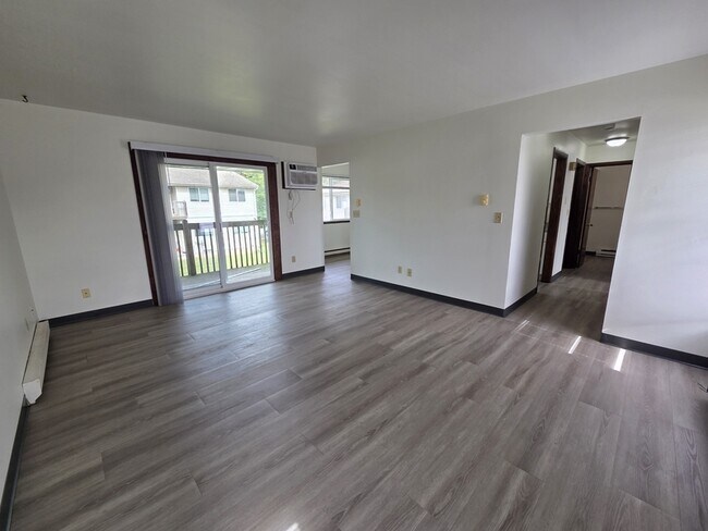 Foto del edificio - 1057 W Cecil St