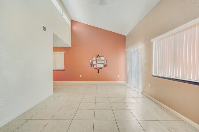 Foto del edificio - Northeast El Paso 3 Bed Refrig A/C