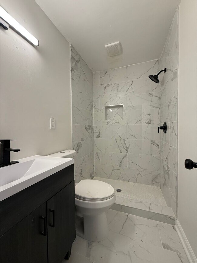 Foto del edificio - 3 BEDROOM 2 BATHS