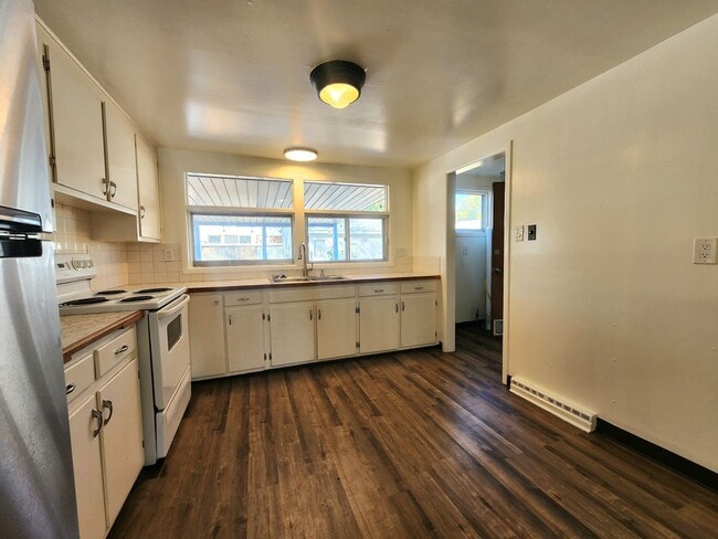 Building Photo - 1603 Iroquois Rd