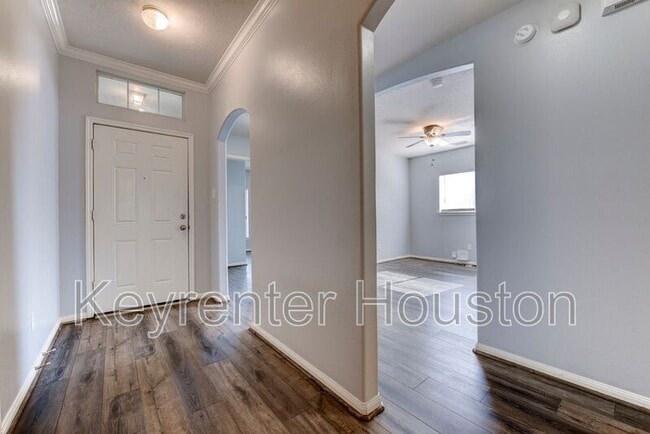 Building Photo - 6411 Silver Shade Dr