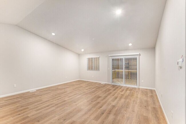 Building Photo - 11330 Foxway Dr
