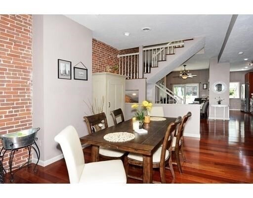Foto del edificio - 831 E 3rd St
