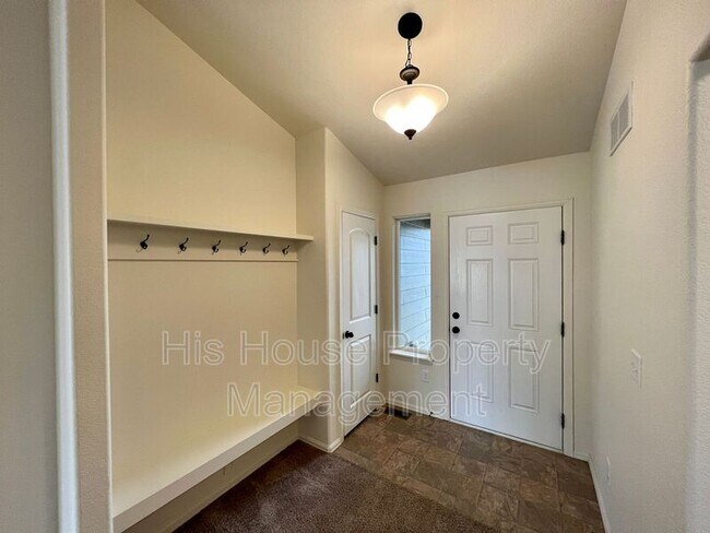 Building Photo - 1631 104th Ave