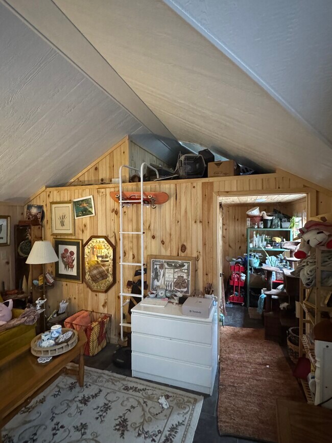 Foto del edificio - 11033 Tucker Run Rd