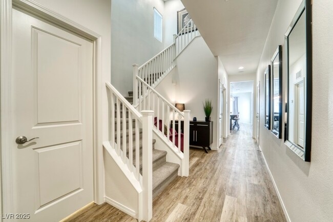 Foto del edificio - 5244 Fiery Sky Ridge St