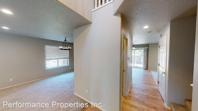 Building Photo - 4 br, 3 bath House - 6581 SW Essex Court