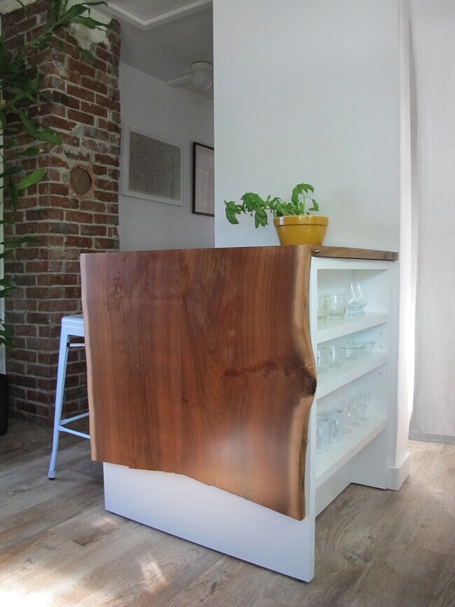 Building Photo - 5711 SE 67th Ave