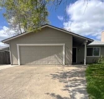 Building Photo - Welcome to 6825 Waxwing Way!