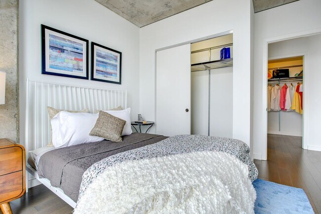 Foto del edificio - 433 W Wellington Ave