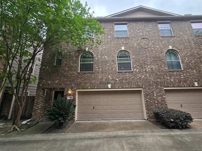 Building Photo - 1309 Bingham St