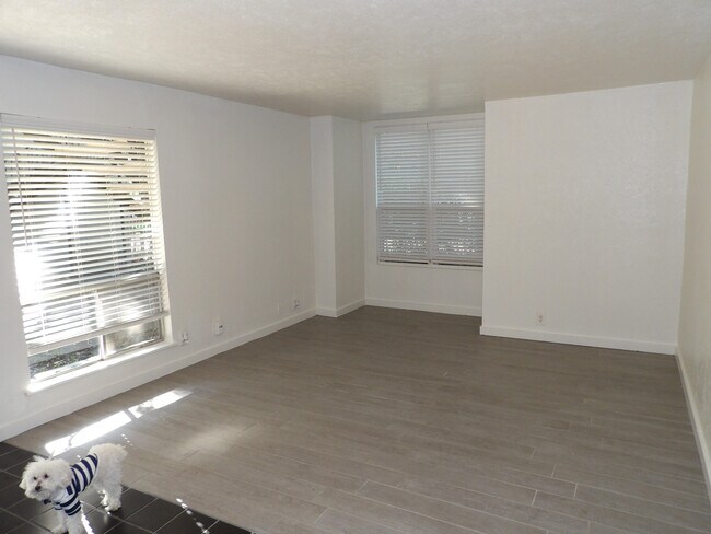 Foto del edificio - 4220 Cole Ave