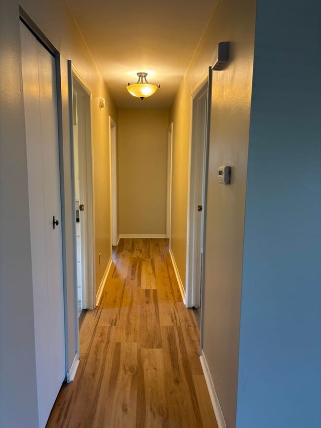 Building Photo - 3 bedroom, 1.5 bathroom Chelsea ranch - fr...