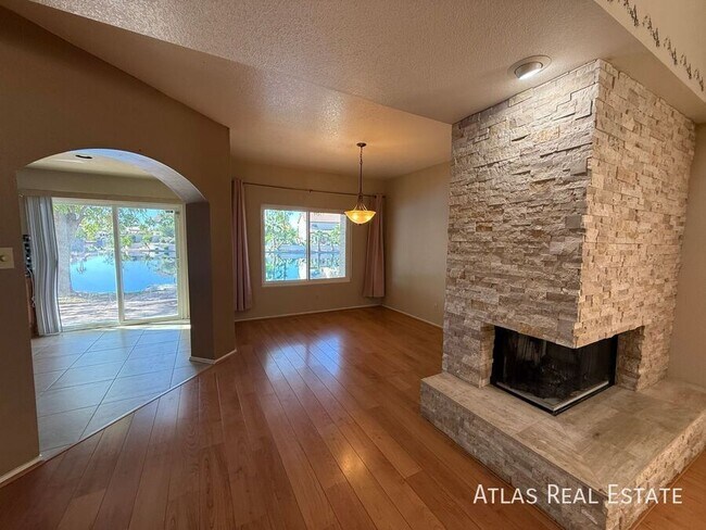 Foto del edificio - 1425 W Coral Reef Dr