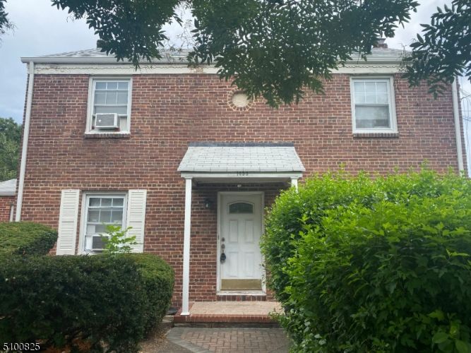 Primary Photo - 1453 Morris Ave